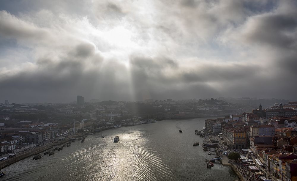 Облака над городом Порту