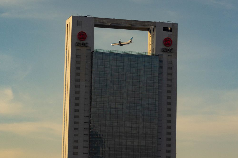 Right place, right time, right eye