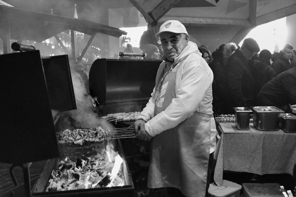 На празднике