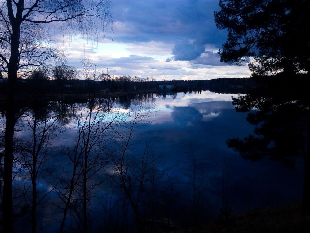 Зеркальное отражение мира