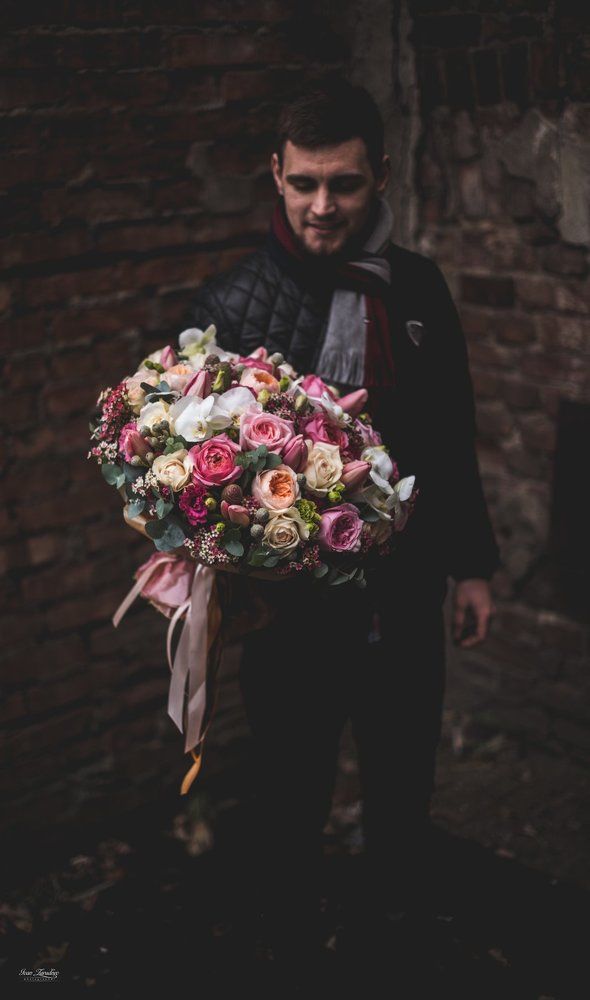 Дарите женщинам цветы