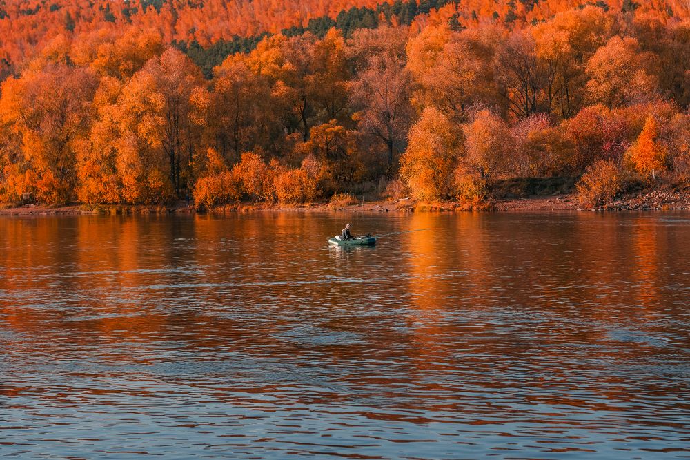 Рыбак в сентябре