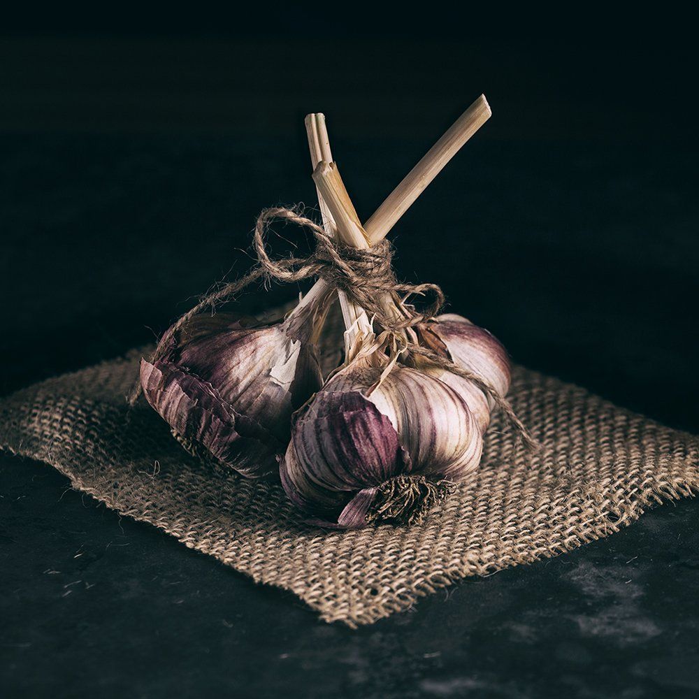 Три чеснока