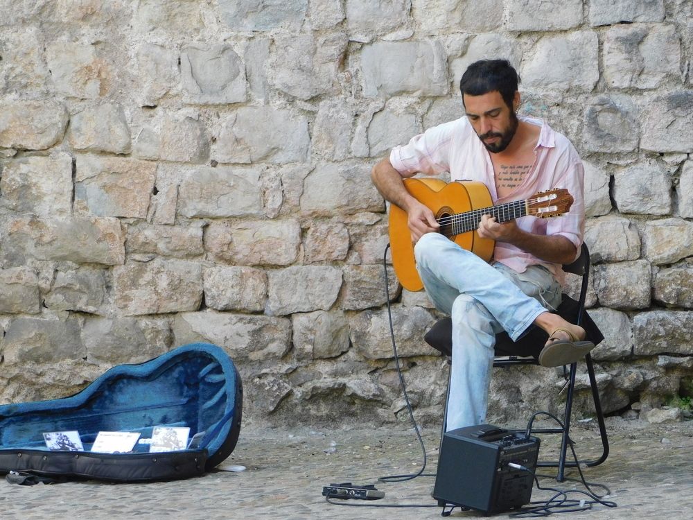 Уличный музыкант