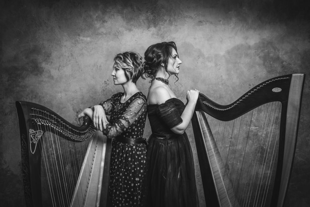 Queens of harps.