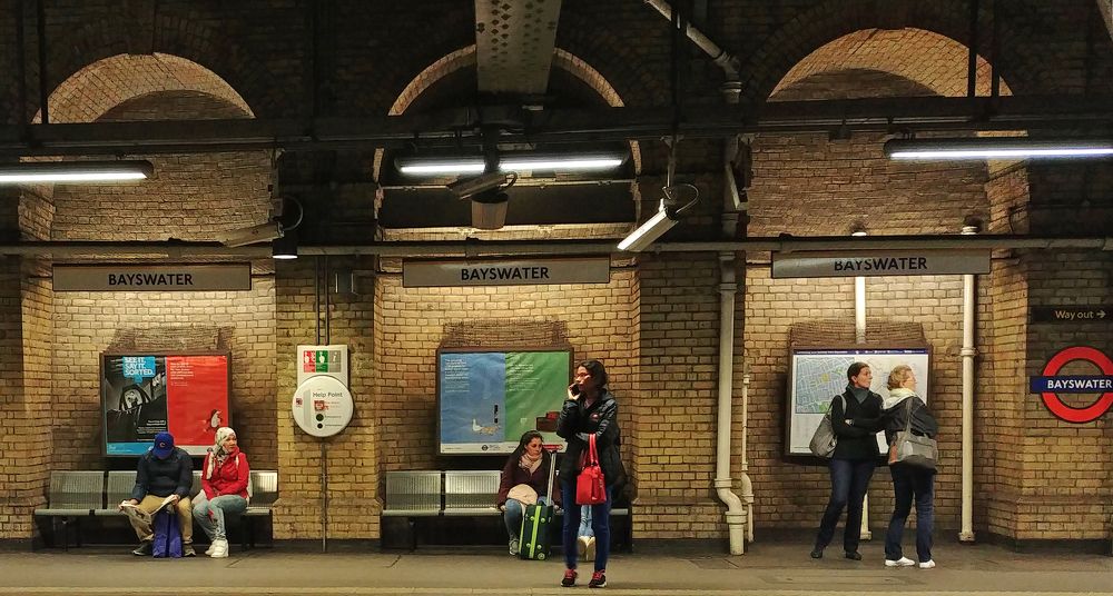 На станции Бейсуотер Лондонского метрополитена