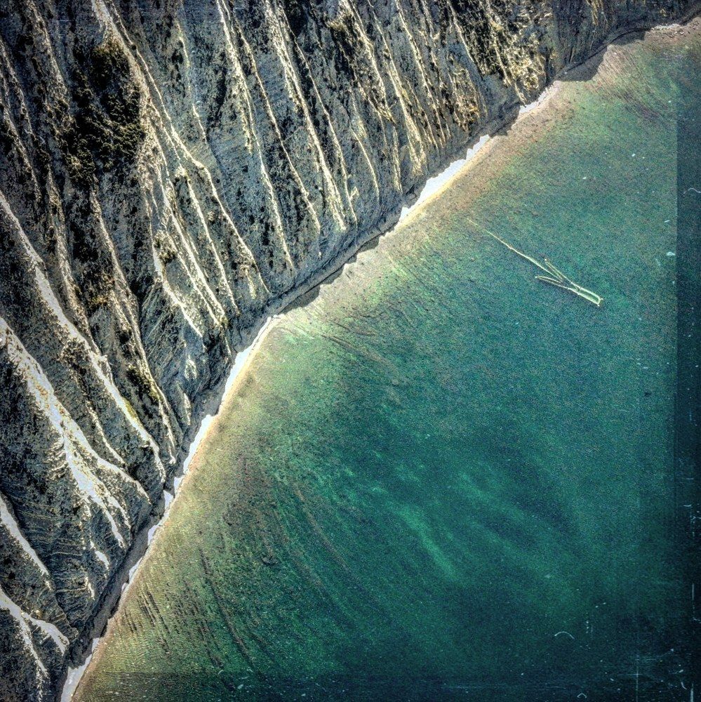 Белое и синее