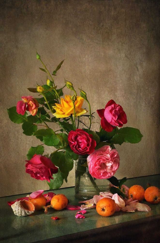 С розами и мушмулой