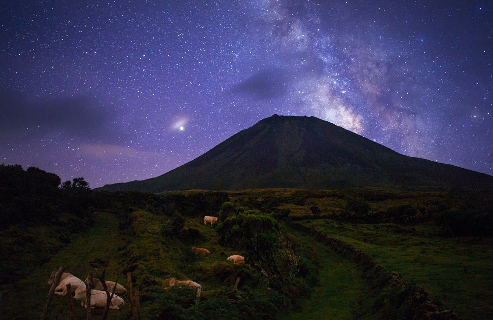 Ночь около вулкана Пику