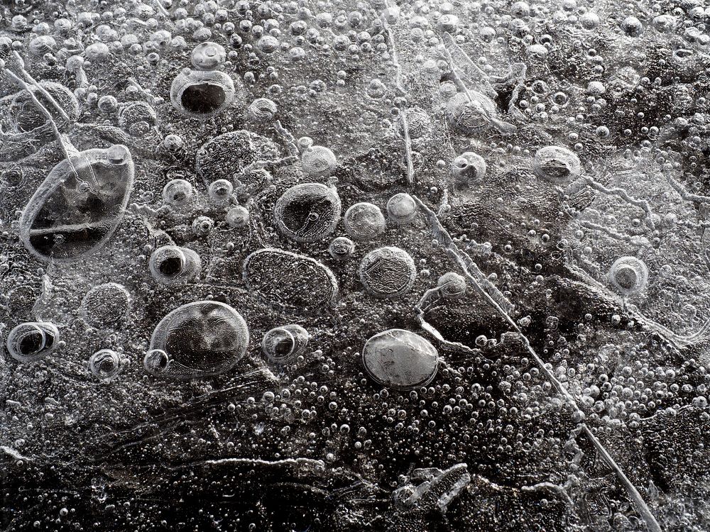 Вселенные весеннего льда