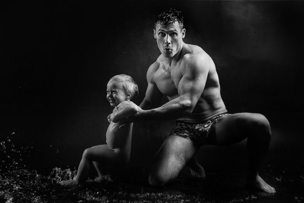 Папа сильный!