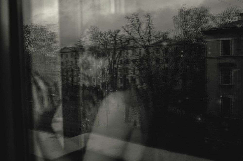 Вечер за окном