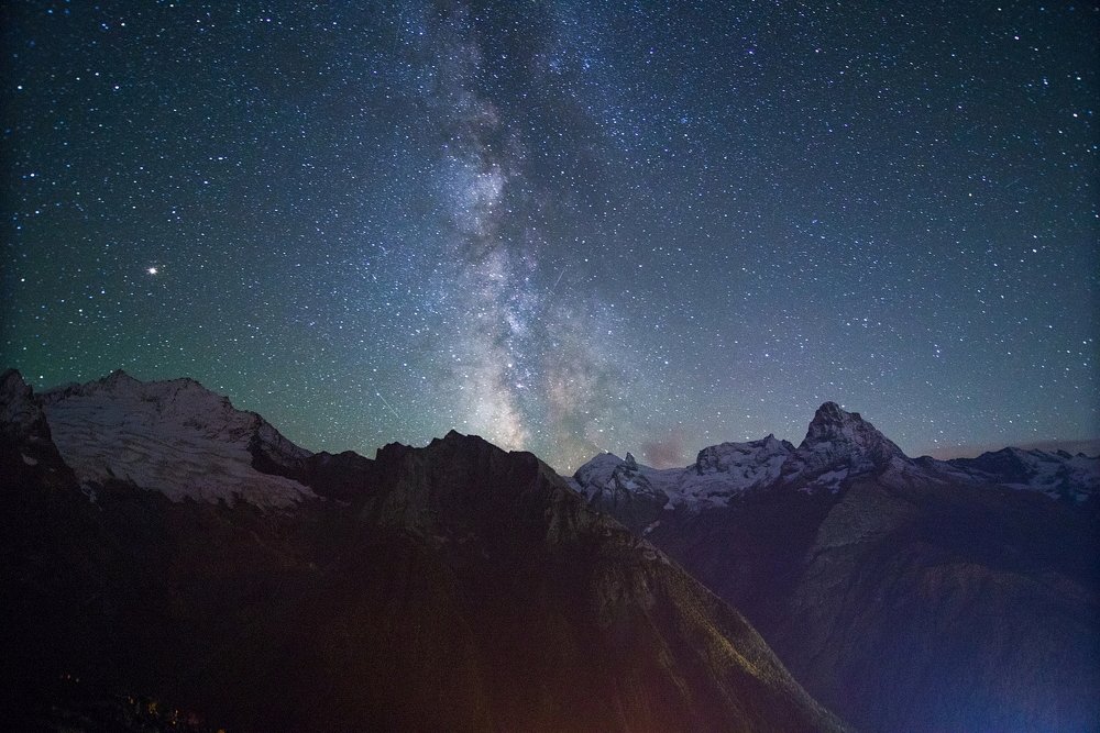 ЗВЁЗДНЫЕ НОЧИ ДОМБАЯ