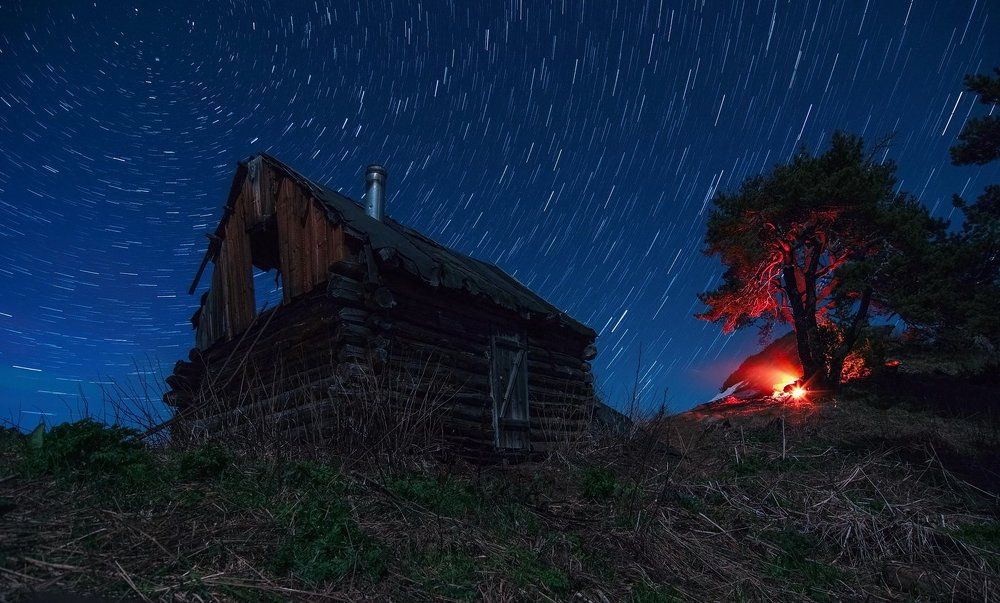 КОСТЁР, ИЗБУШКА И ЗВЁЗДЫ