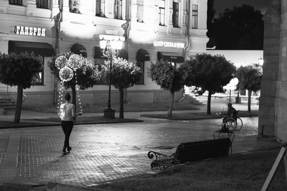 Воздушность и приземленность.