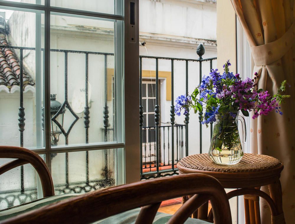 Когда за окнами дождь..