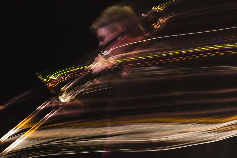 Играет Джаз