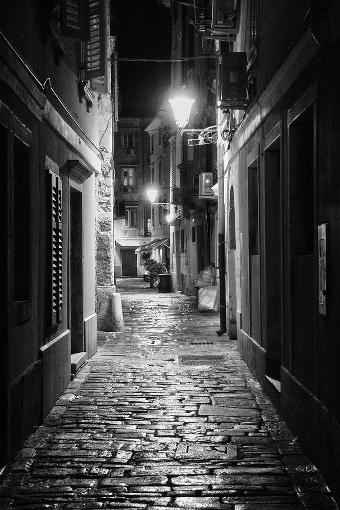 На улочках ночного Пирана