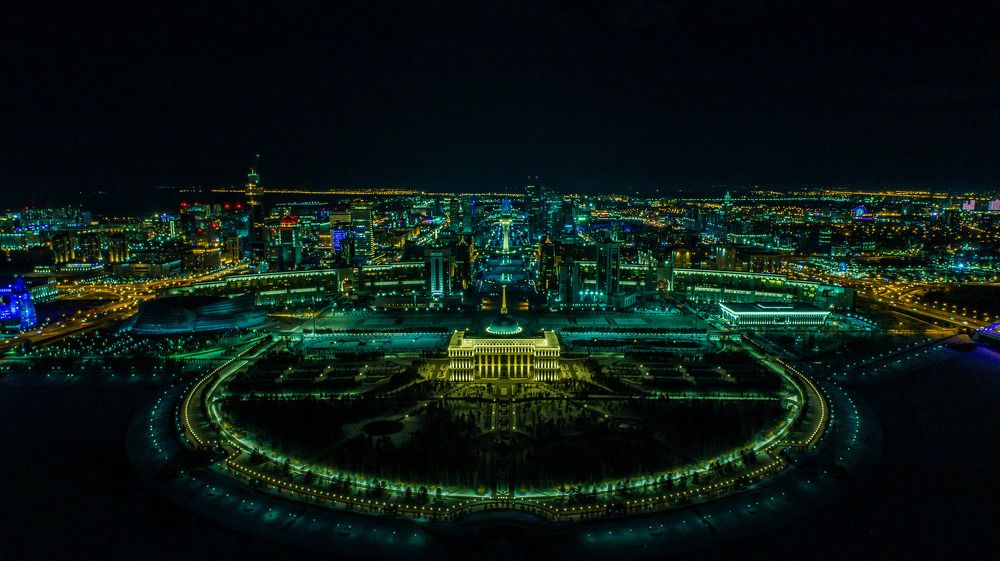 С видом на Резиденцию Президента