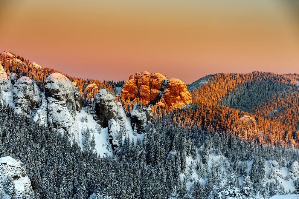 Half the sun, half is cloud...