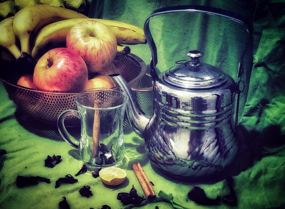 Herbal tea and fruits