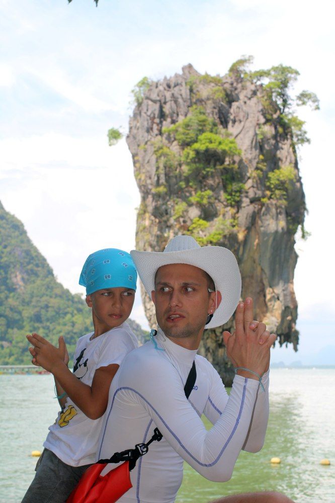 Бонд. Джеймс Бонд.