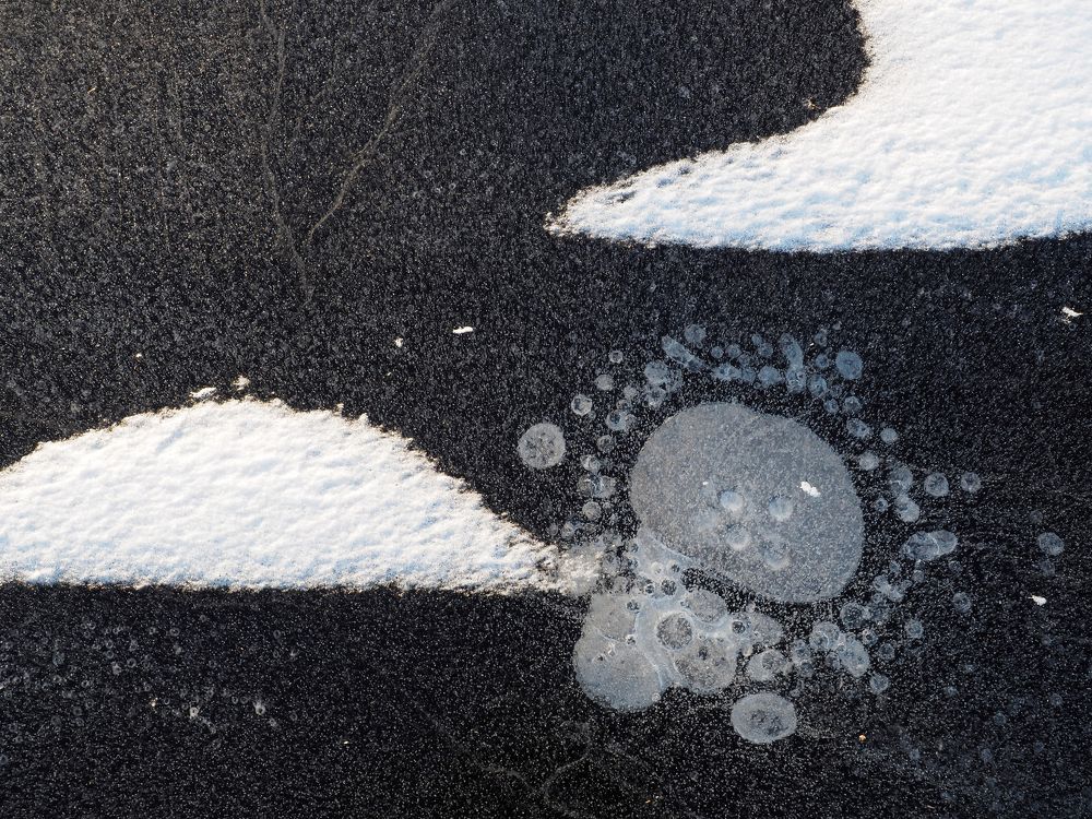 На осеннем льду