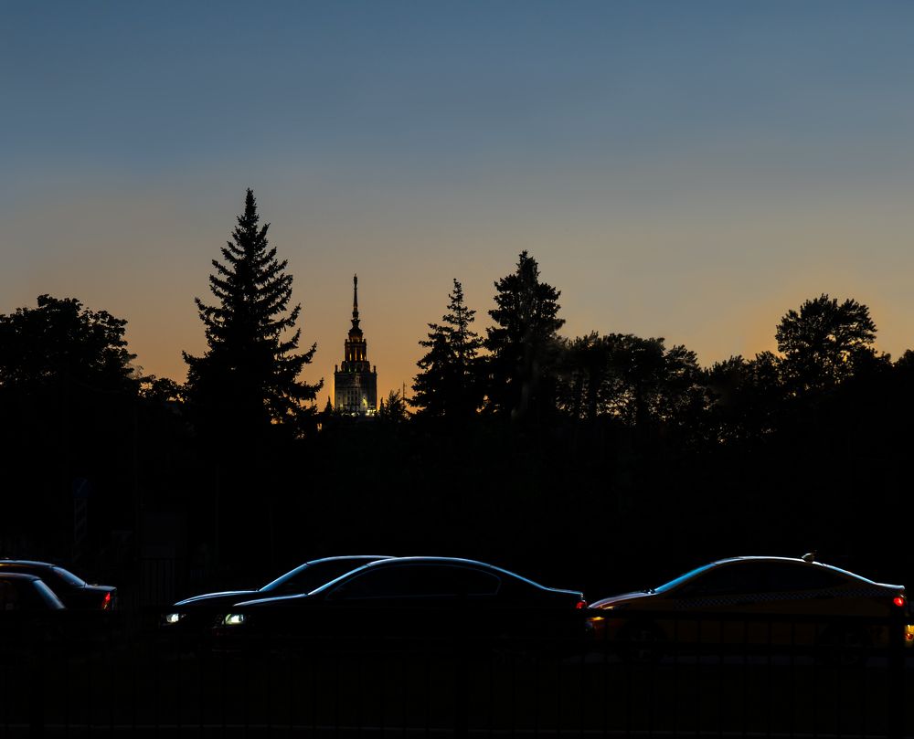 The waves of the metropolis. По волнам мегаполиса