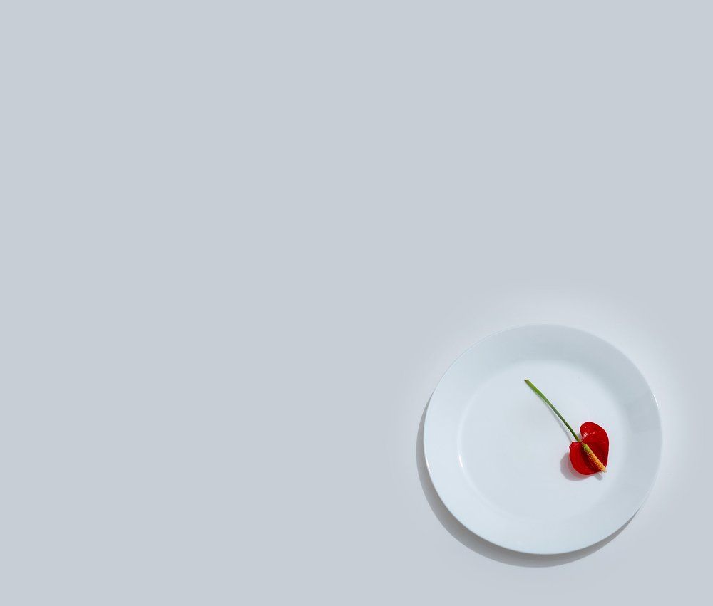 Красное на белом