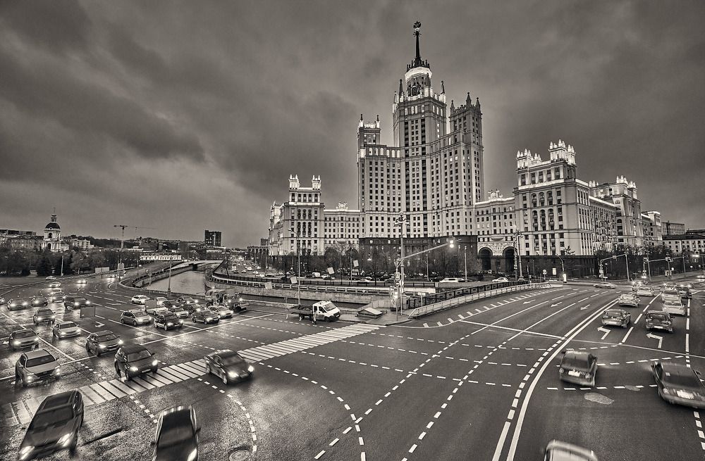 Суета московская...