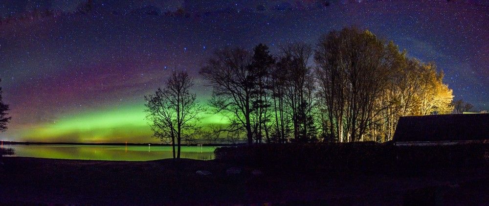 Northem lights in my Backyaeds