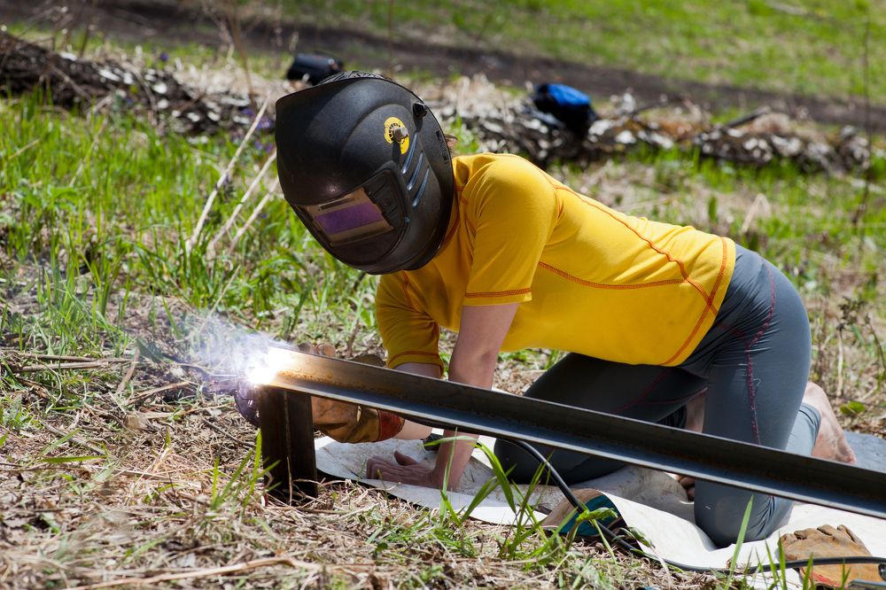 В сварке - только девушки.