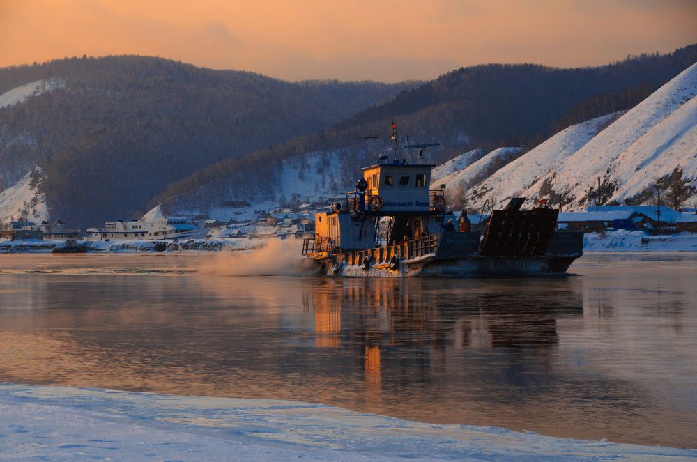 Паром Байкальские воды