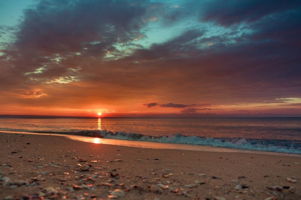 Рассвет на море