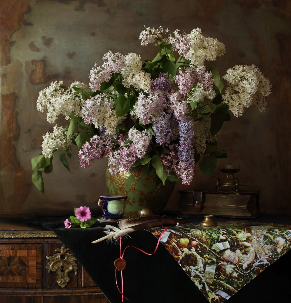 Натюрморт с сиренью