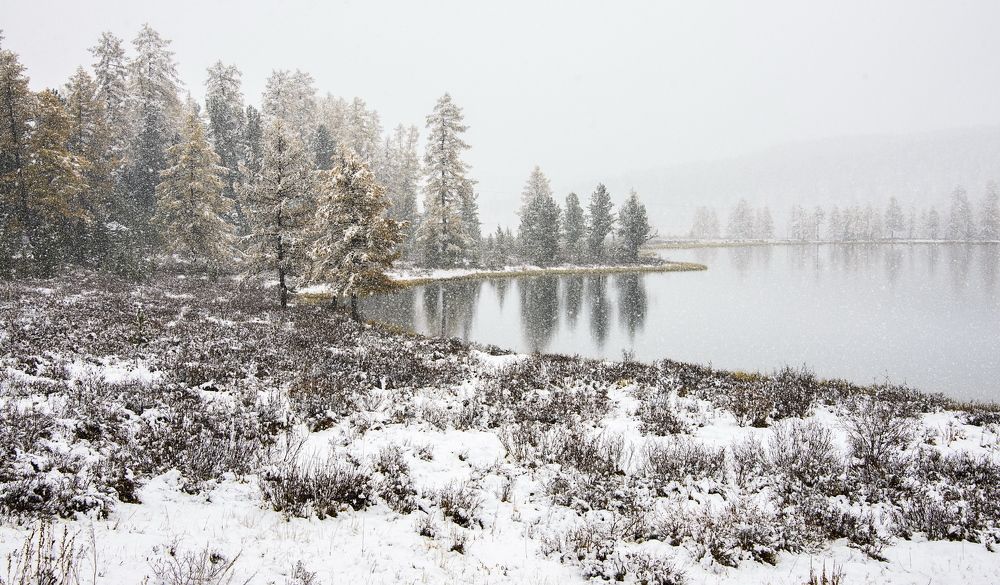 Озеро Кеделю. Первый снег