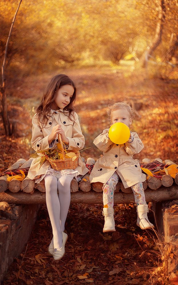 Ника и Эля. Нике 2 годика.