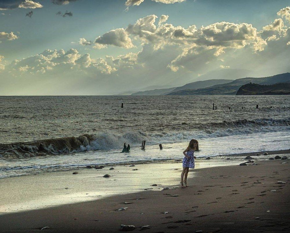 Девочка и море