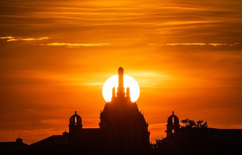 Храмы Пхетбури на рассвете