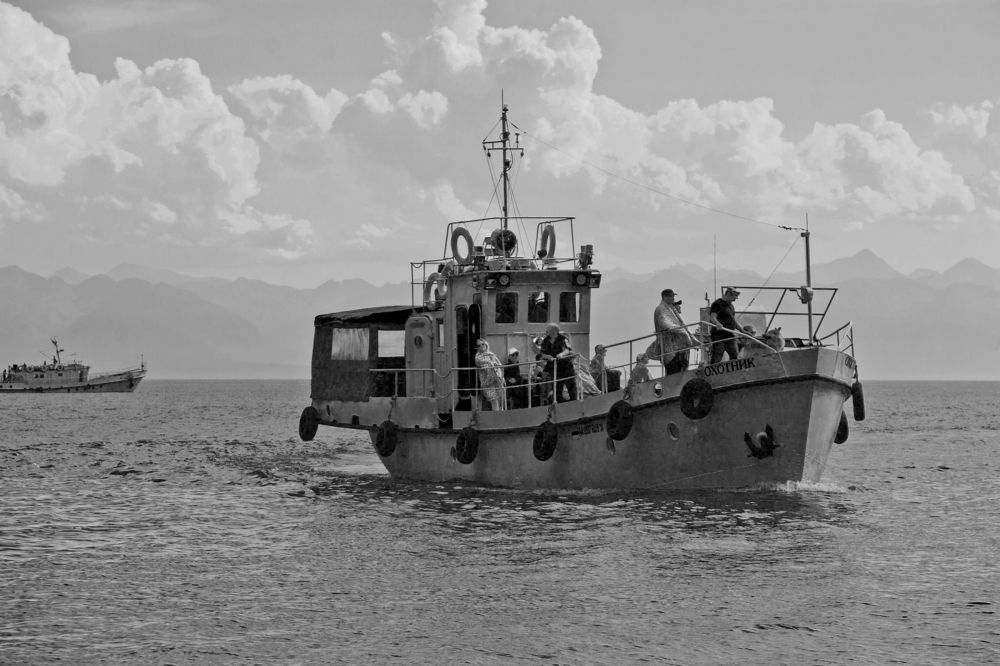 Охотник на Байкале.