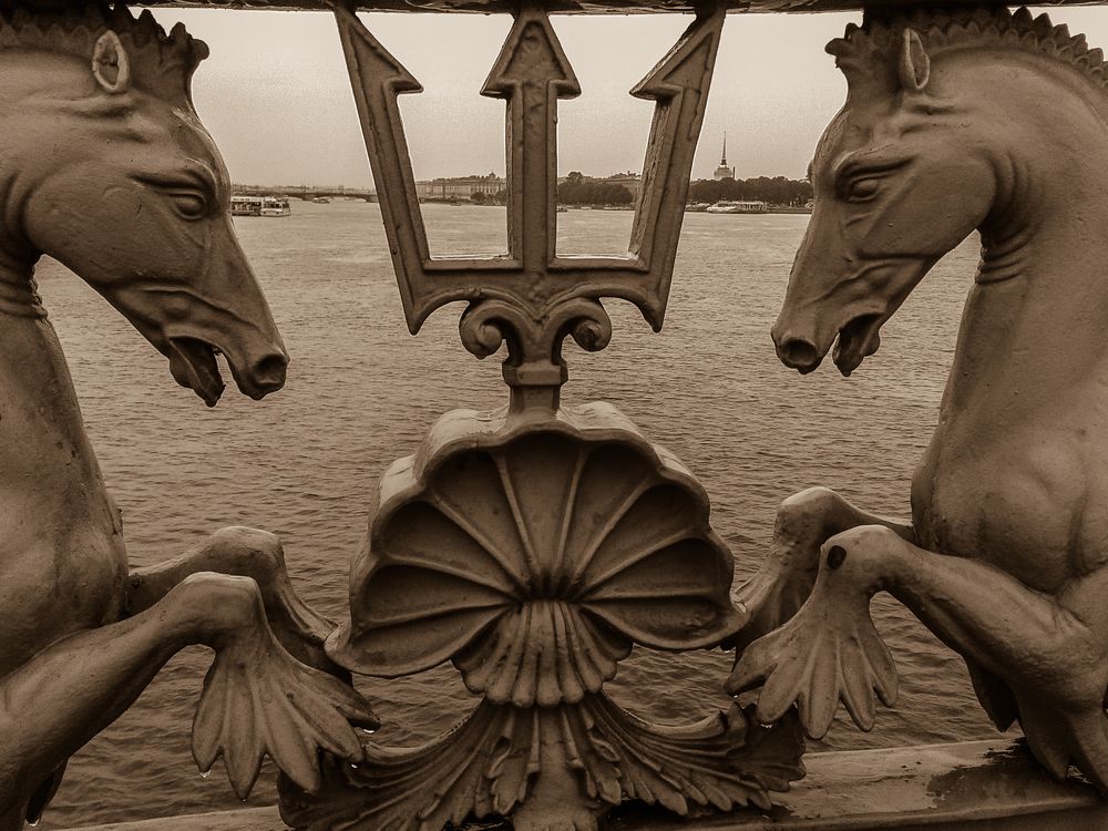 Хранители...