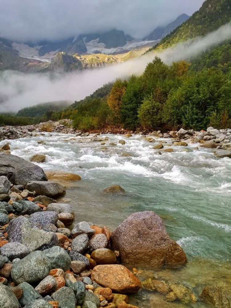 Природные богатства Алании. Туман над рекой Урух.