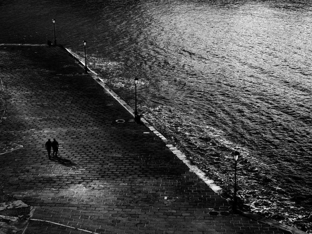 Figures by the the sea