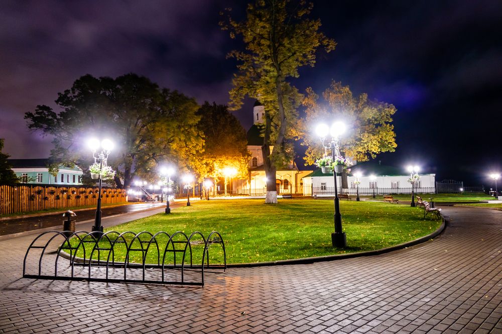 Сквер на Георгиевской улице вечером
