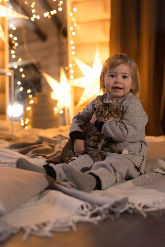 Веселая девчушка