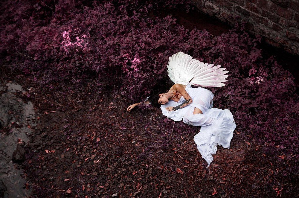 И даже ангелы - падают