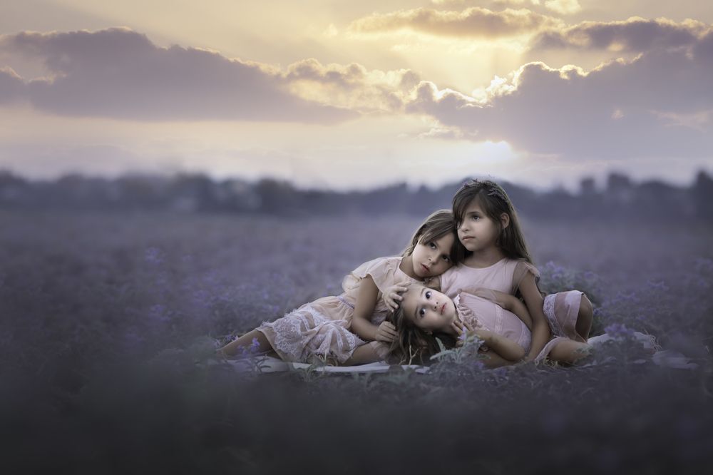 3 girls in the field