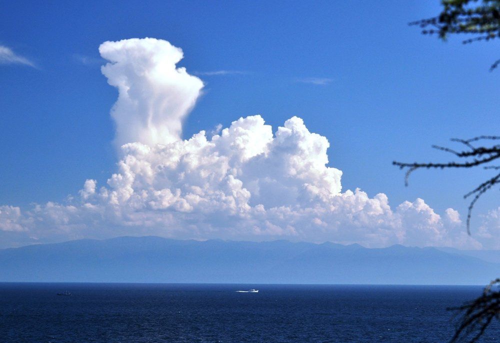 Облака Байкала.