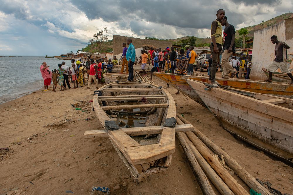 "БОЛЬШОЙ -БЕЛЫЙ-ЧЕЛОВЕК!"