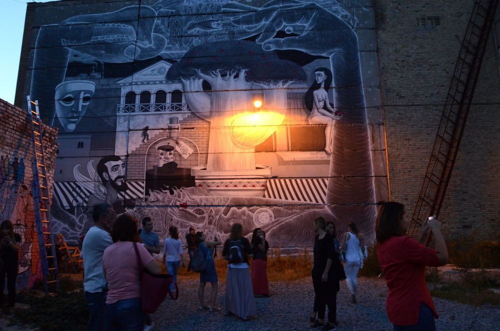 Жизнь -- это театр! А люди?